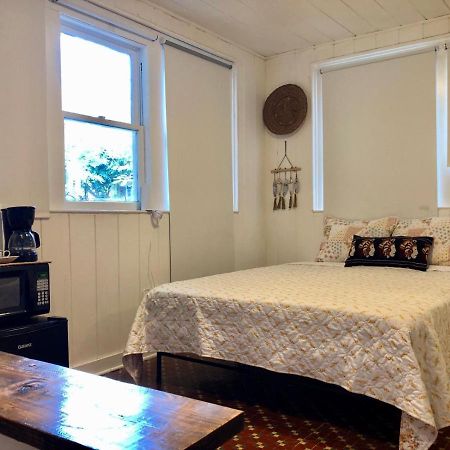 Private Studio With Free Parking Miami Bagian luar foto