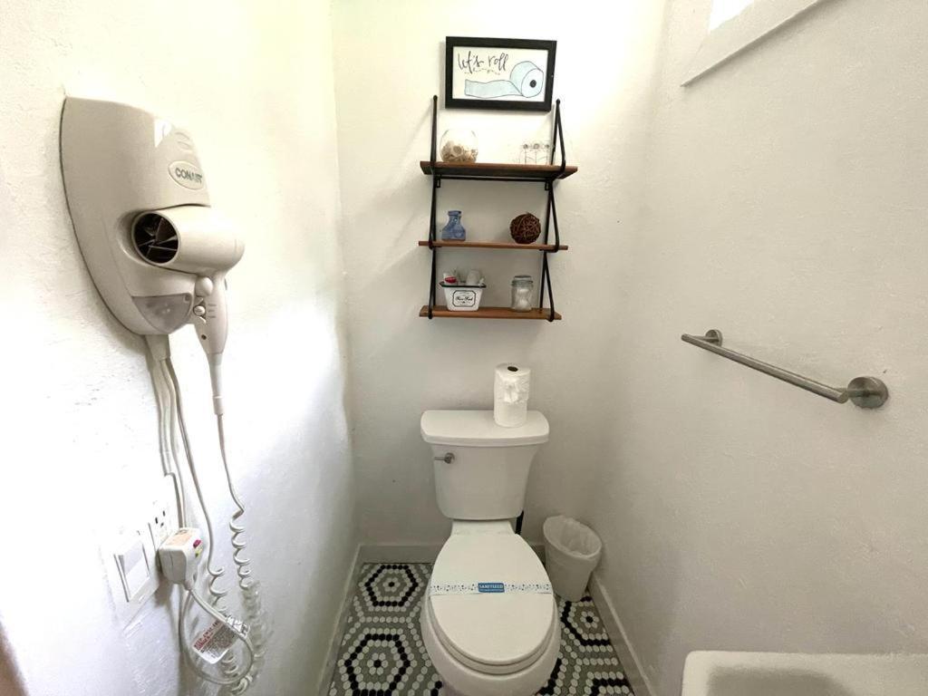 Private Studio With Free Parking Miami Bagian luar foto