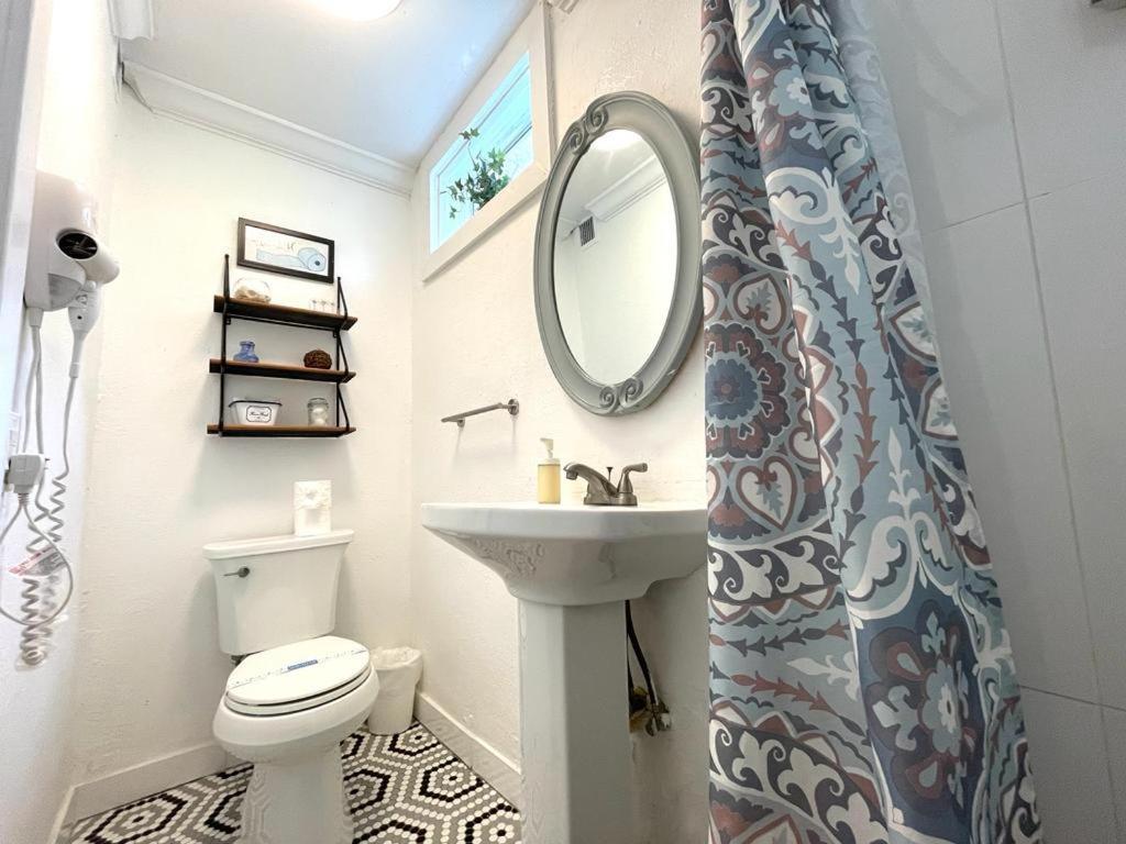 Private Studio With Free Parking Miami Bagian luar foto