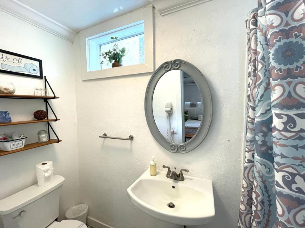 Private Studio With Free Parking Miami Bagian luar foto